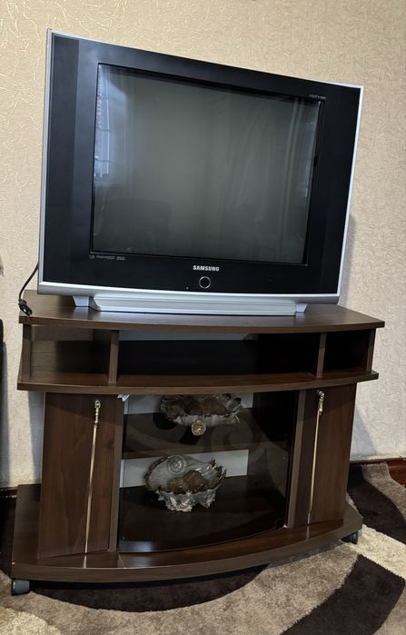 Тумба під телевізор + телевізор