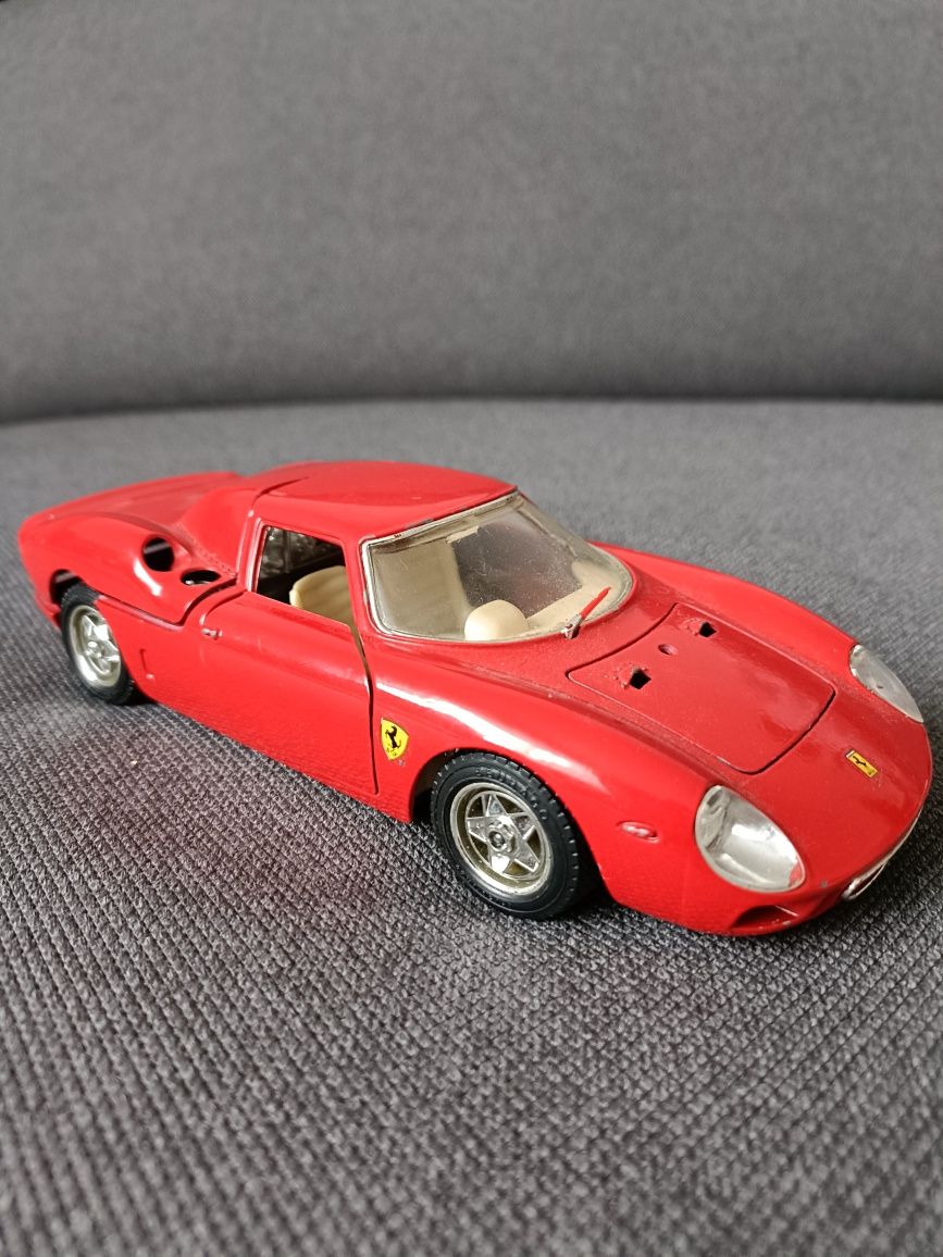 Burago Ferrari 250 LE MANS 1965 Skala 1/24