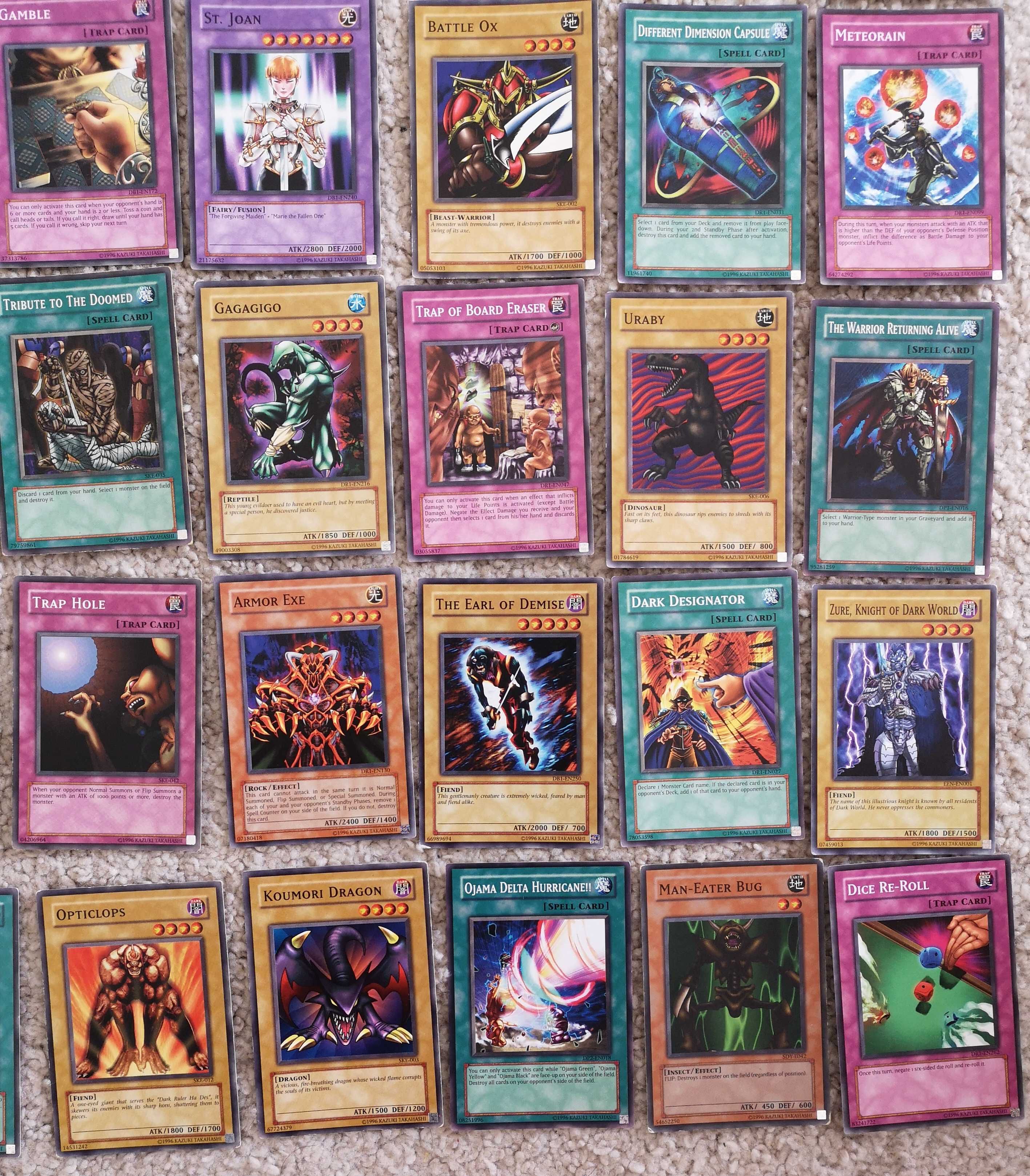 Conjunto de 80 cartas Yu-Gi-Oh (todas originais e sem repetidas)