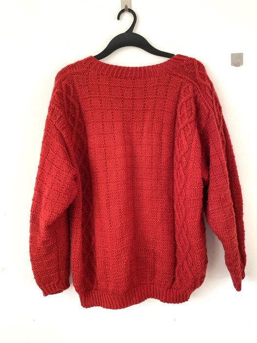 Wełniany czerwony sweter warkocz pleciony handmade oversize