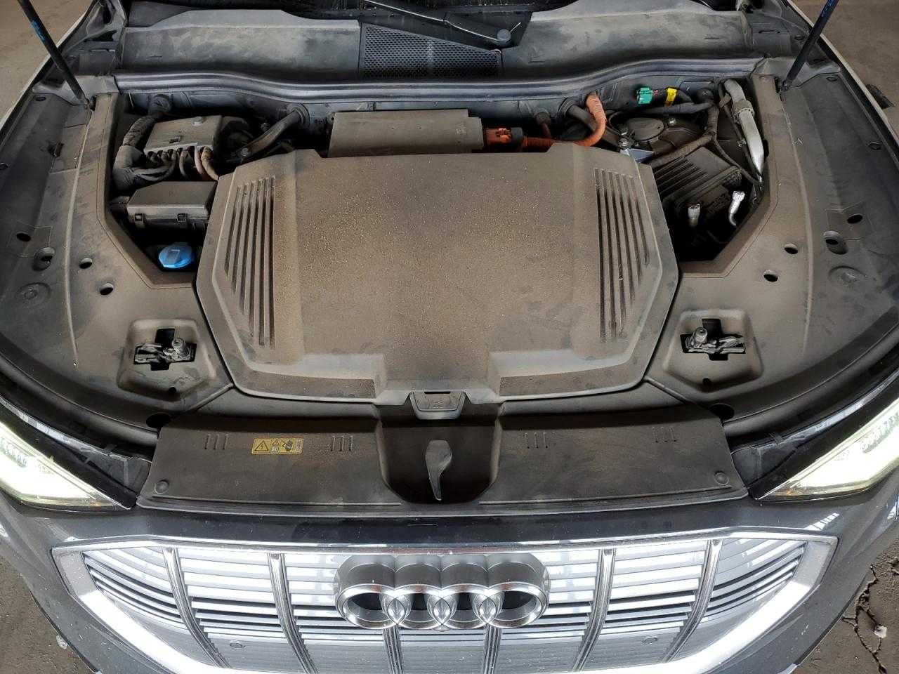 Audi E-Tron Prestige 2019)