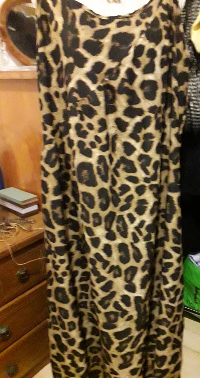 Vestido leopardo novo. XL.