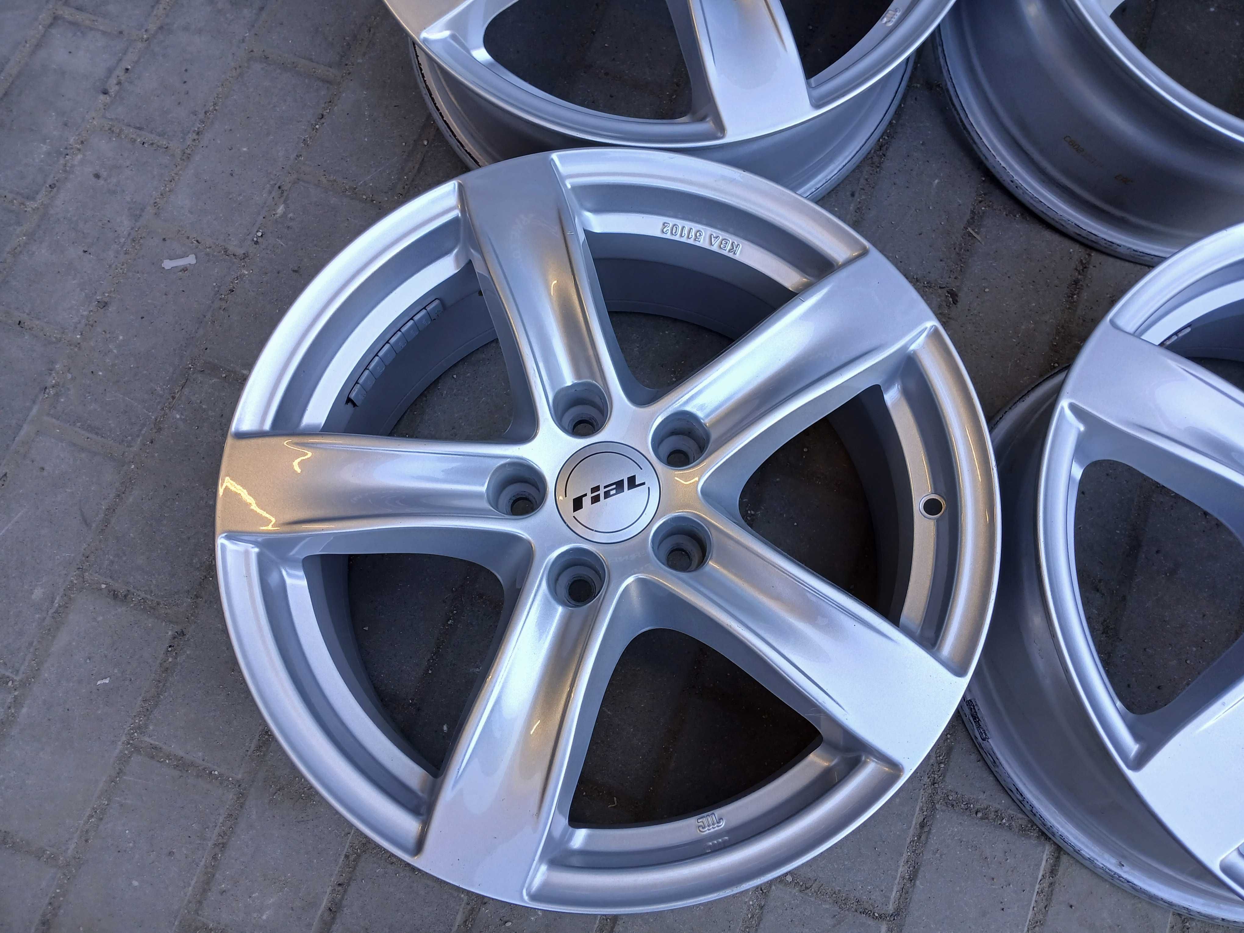 4x felgi R17 5x114,3 Toyota Avensis Rav4 Corolla Hyundai Kia Nissan