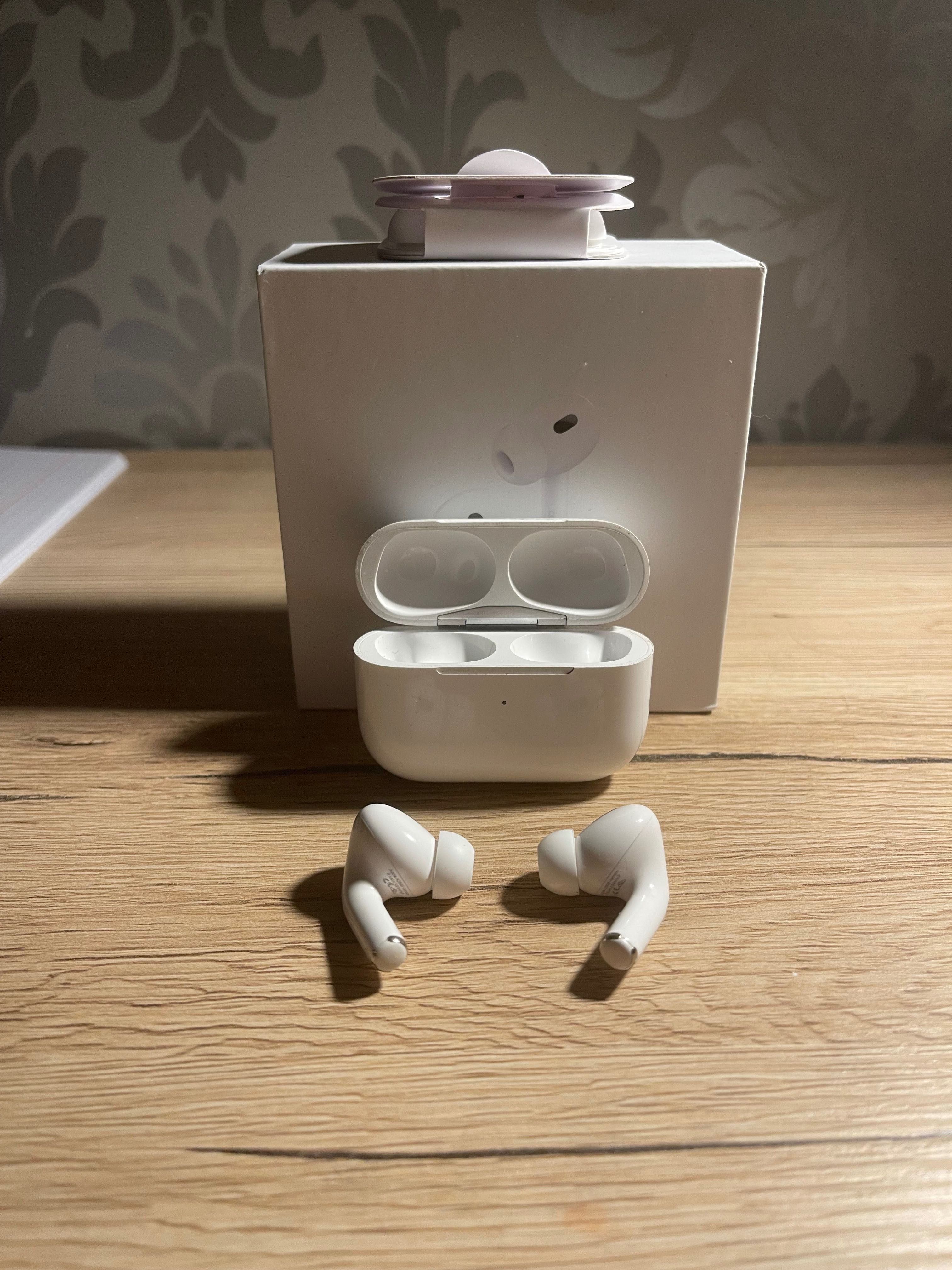 Apple AirPods Pro 2 Generation(Mam dowód zakupu)