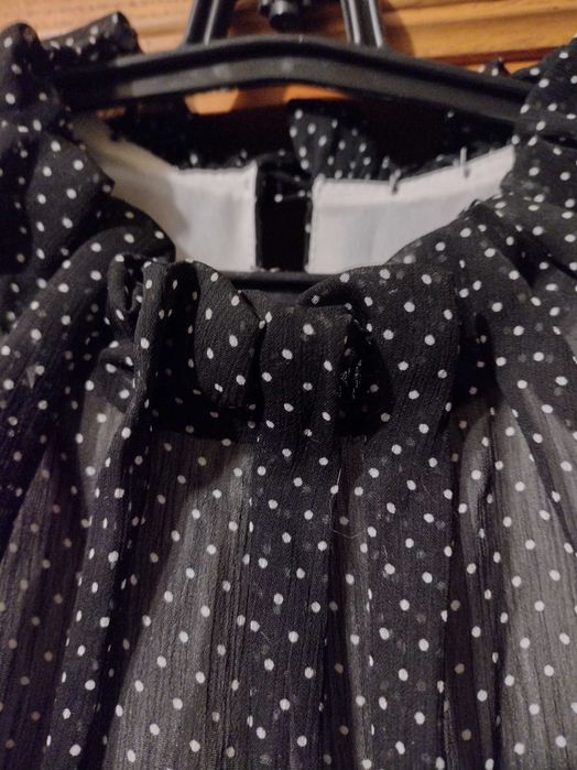 Дуже гарна довга сукня в горох 48-50