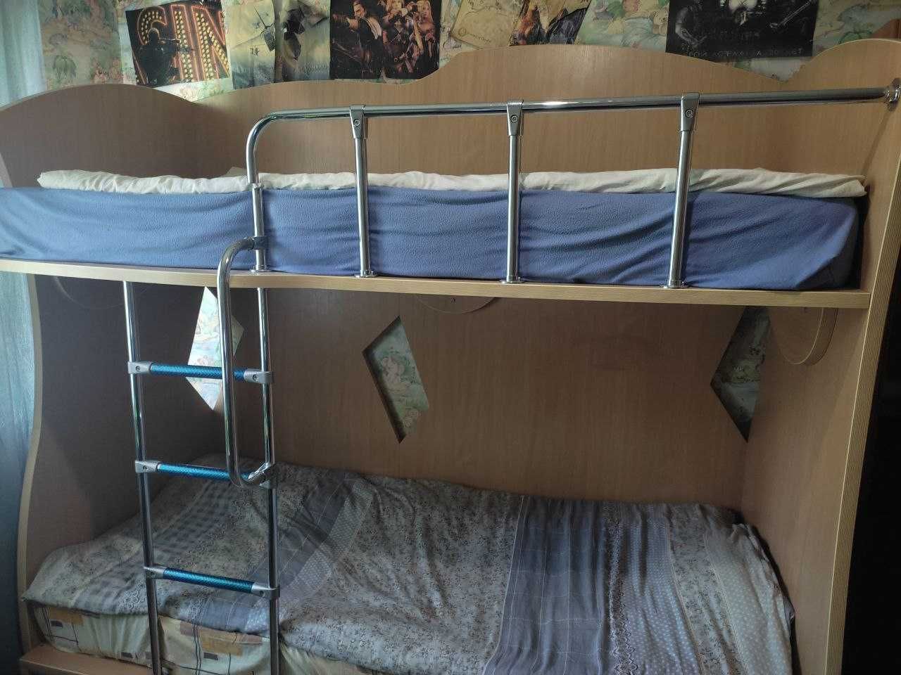 Двоповерхове ліжко