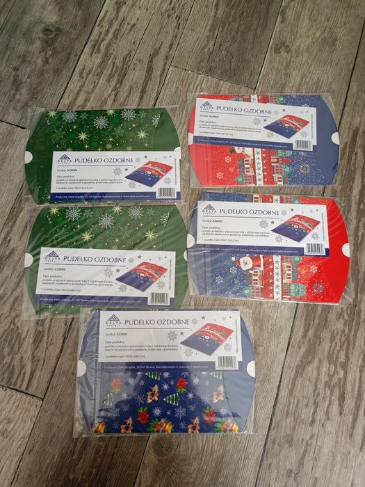 Sprzedam zestaw pudełek ozdobnym.