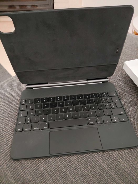 Capa Teclado Apple Magic Keyboard para iPad Air de 11''