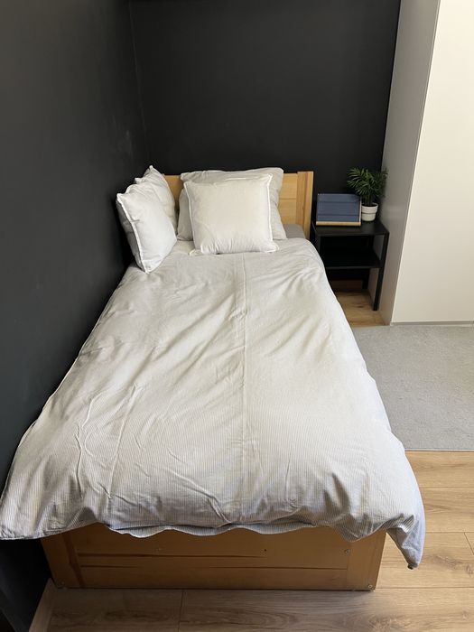 Łóżko sosnowe 90x200 z materacem