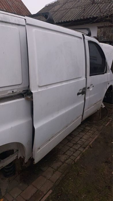 Двері бокові , ліві , праві  Віто 638 2.2 СDI