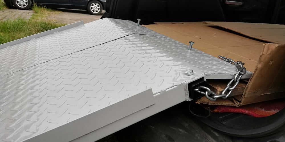 Dwuczęściowy podjazd rampa  najazdowa 220x90 cm. 1 Tona