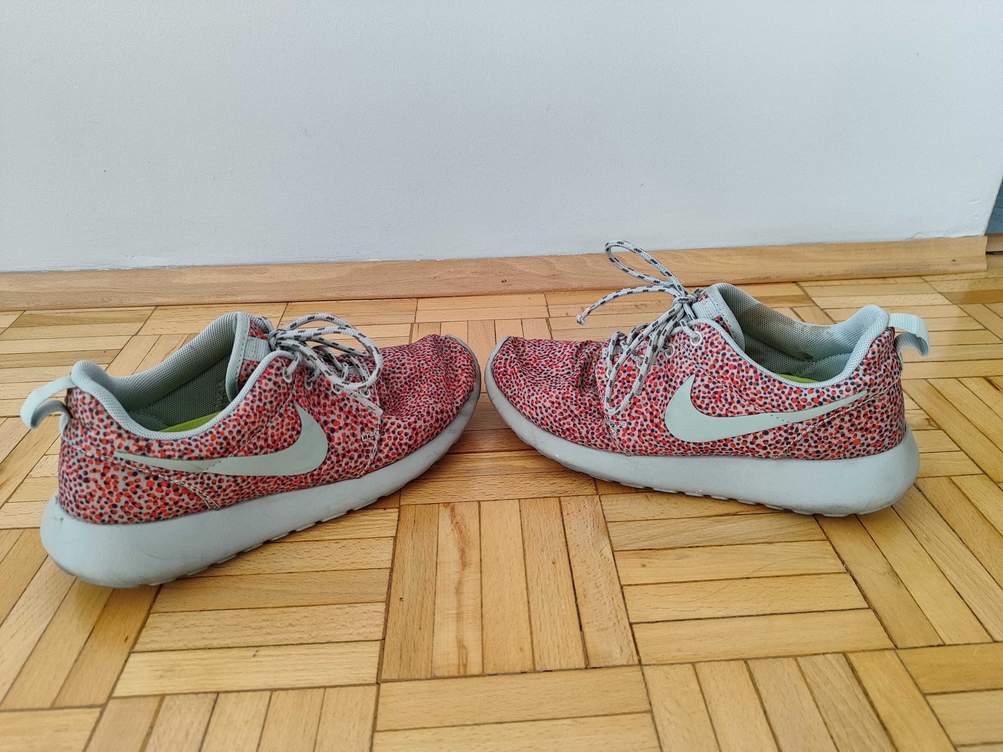 Buty sportowe Roshe Run Nike 36