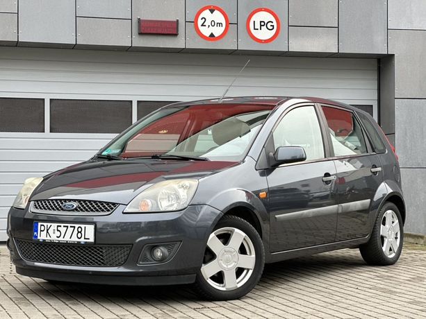 Ford Fiesta Bardzo zadbana Alufelgi Nowe opony Klimatyzacja