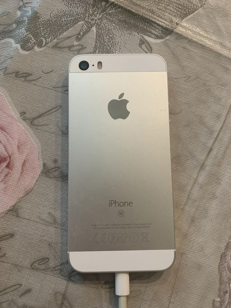 Iphone se 1 generacja