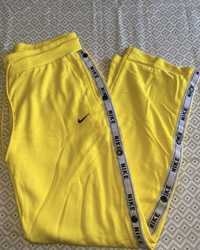 Calças Nike Amarela M