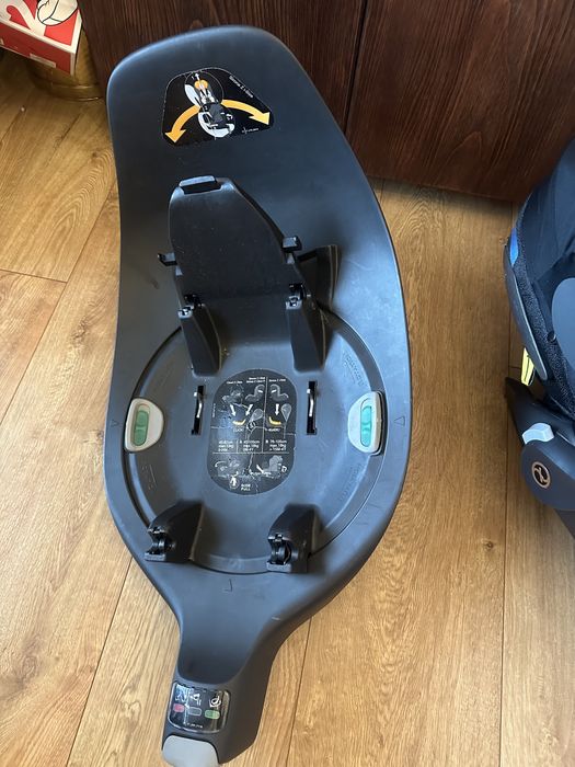 Fotelik rozkladany cybex cloud Z z baza obrotowa