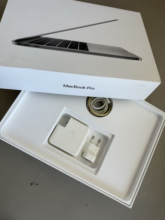 Macbook 13 pro stan dobry