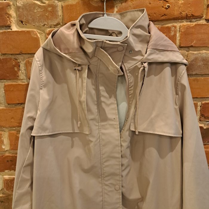 Płaszczyk damski przeciwdeszczowy