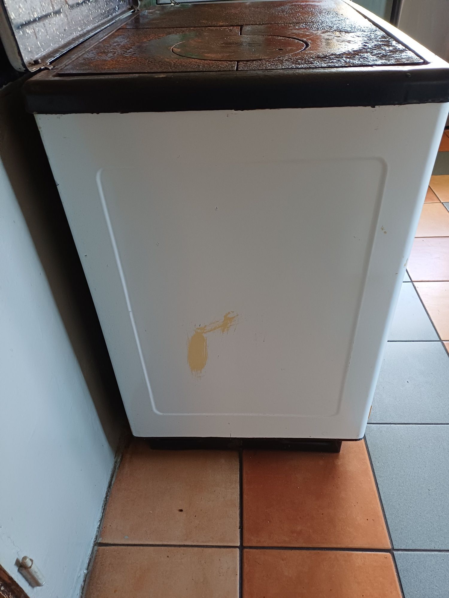 Piec kuchenny opalany drewnem i węglem