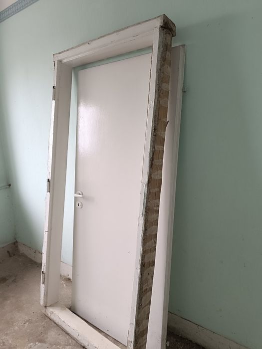 Drzwi z ośnieżnicami - idealne na budowę