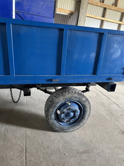 Прицеп до трактора хороший є багато чого іншого такош є і 2 осний
