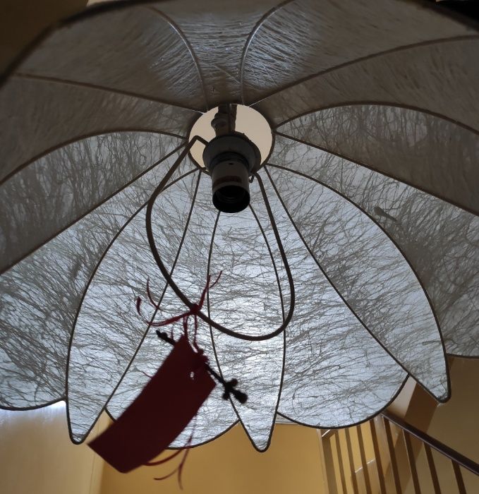 Biała lampa / Żyrandol / salon itp.