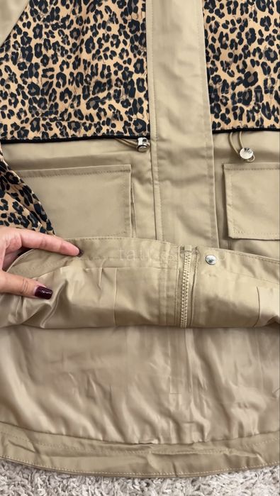 Жіноча вітровка з лео принтом