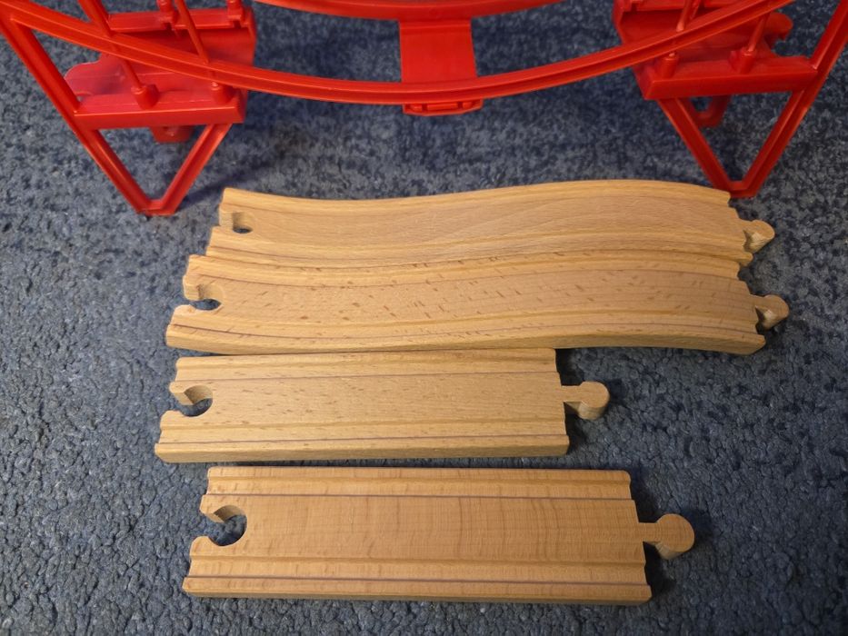 Most do torów z drewna