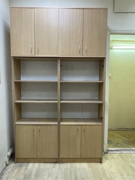 Стелаж. Письмовий стіл. Полиця, шафа, полки.