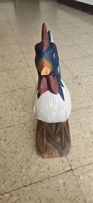 2 Galos antigos em madeira