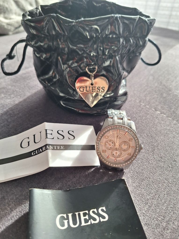 Zegarek Guess srebrny