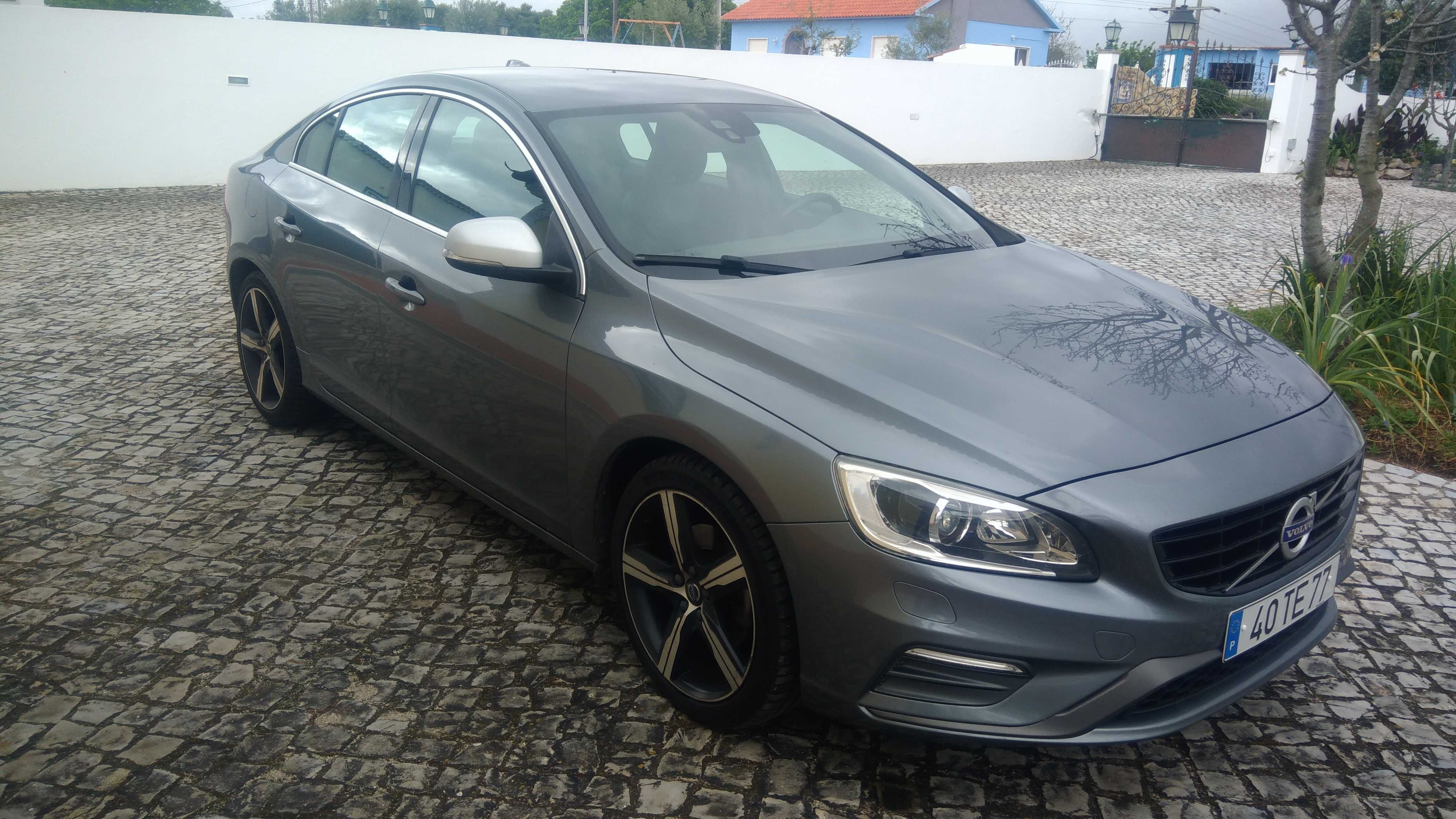 Volvo S60 D4 R-Design com 190cv. Modelo exclusivo.