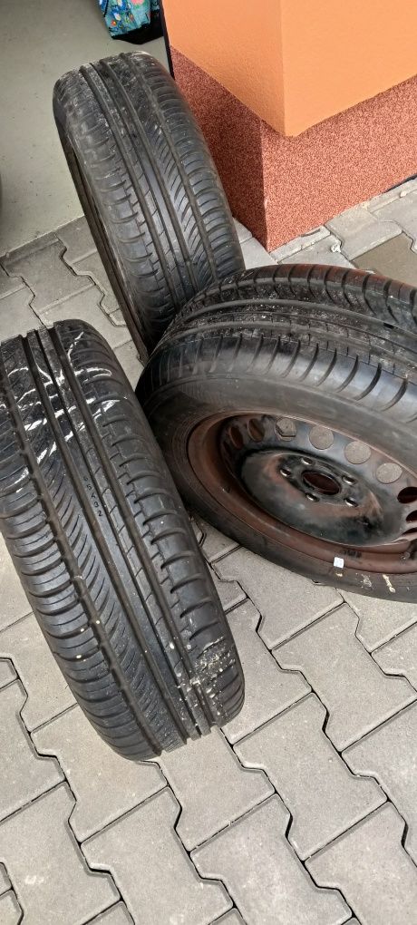 Opony Nokian z felgami 15