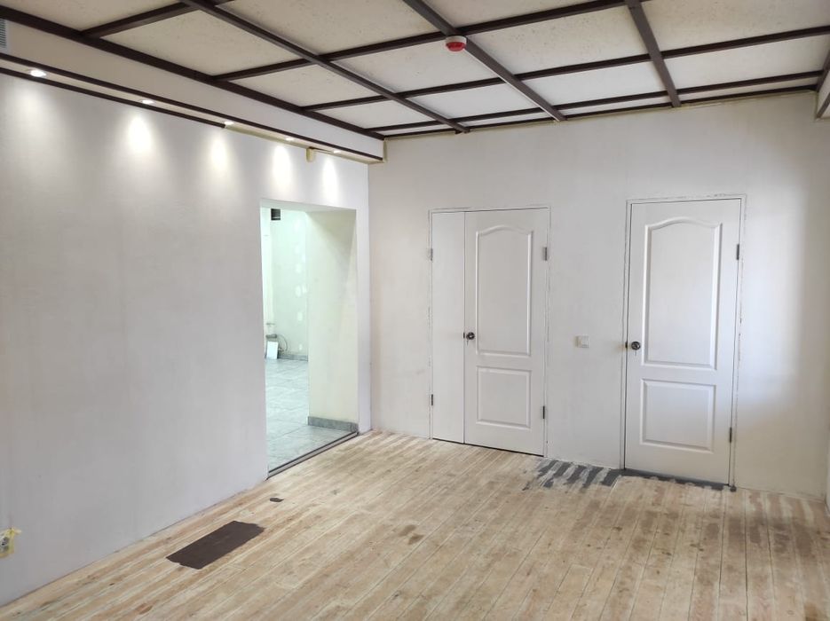 Продам комерційне приміщення, площа 71.7кв.м.