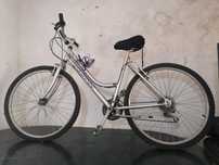 Bicicleta usada da marca skirrel
