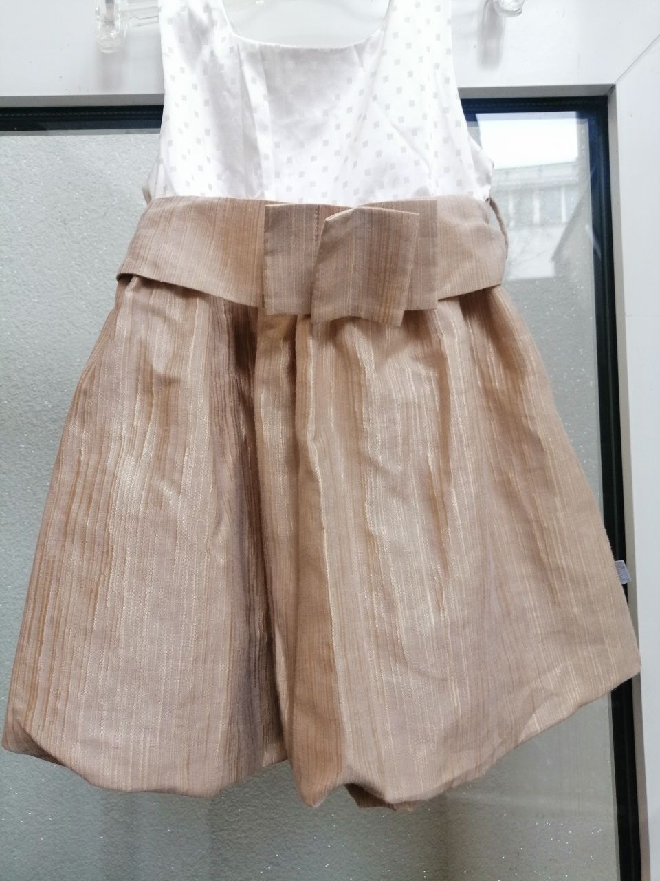 Sukienka dla dziewczynki roz. 98,szer.pod paszkami 27cm.dl.50cm.