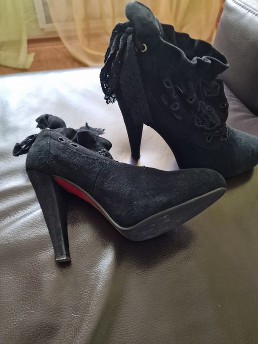 Модельні ботінки,ажурна вставка