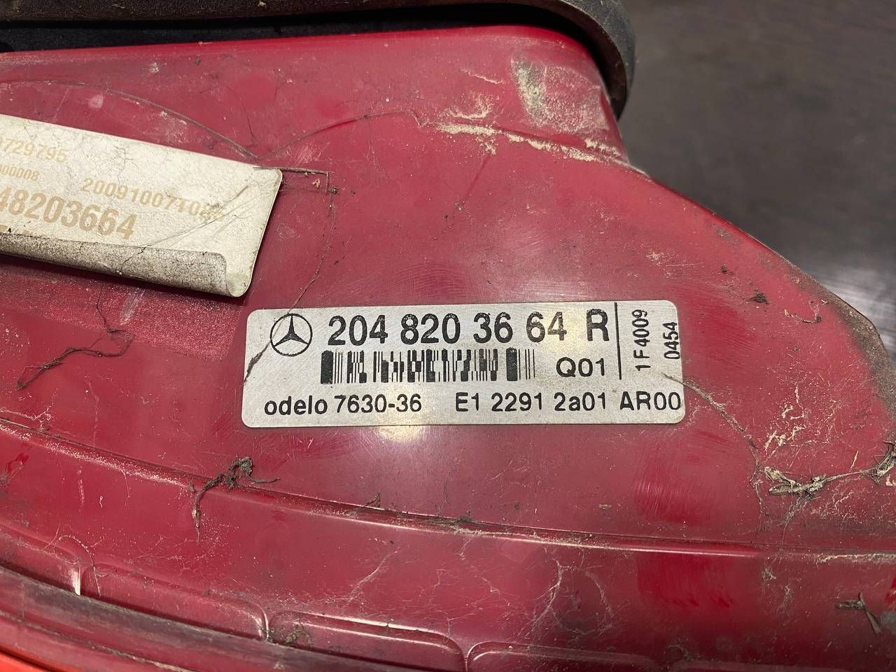 Фонарь задний правый Mercedes C-Класс W204/S204 - 2048203664 разборка