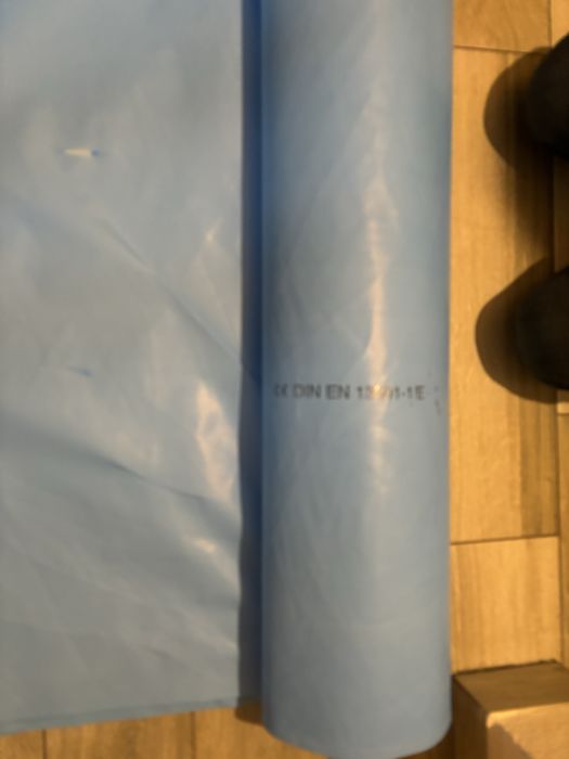 Folia paraizolacyjna ok 100 metrow/ pozostalosci po budowie