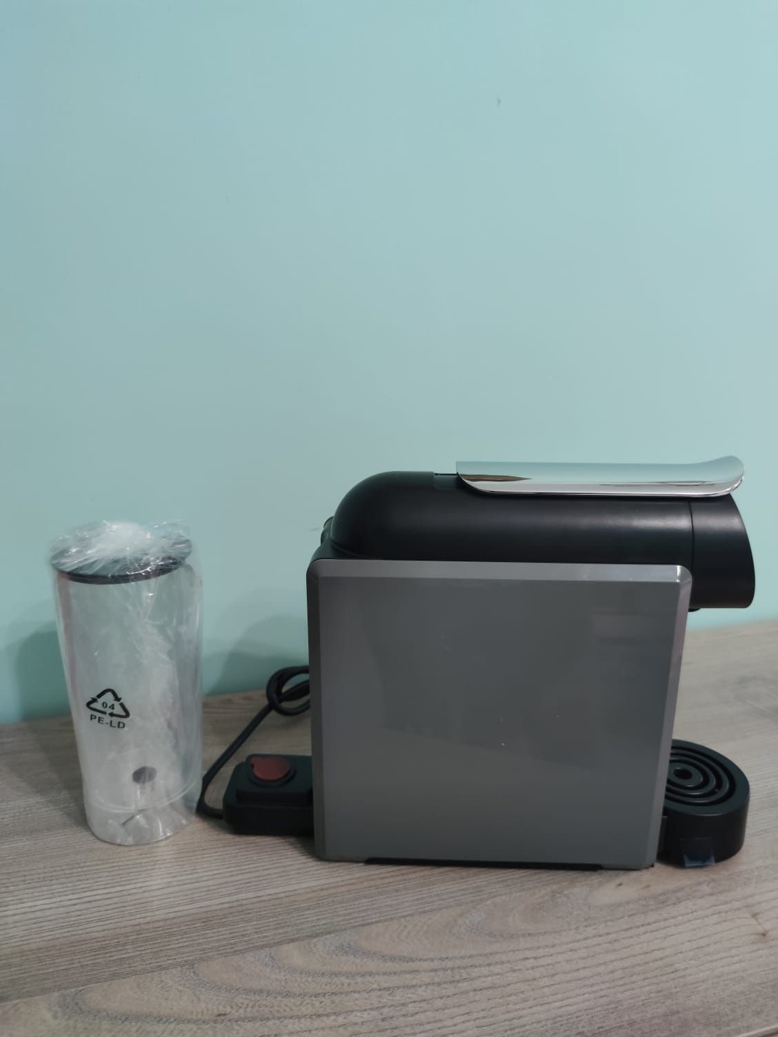 Ekspres kapsułkowy Delta Q Mini + czekoladki Merci Gratis