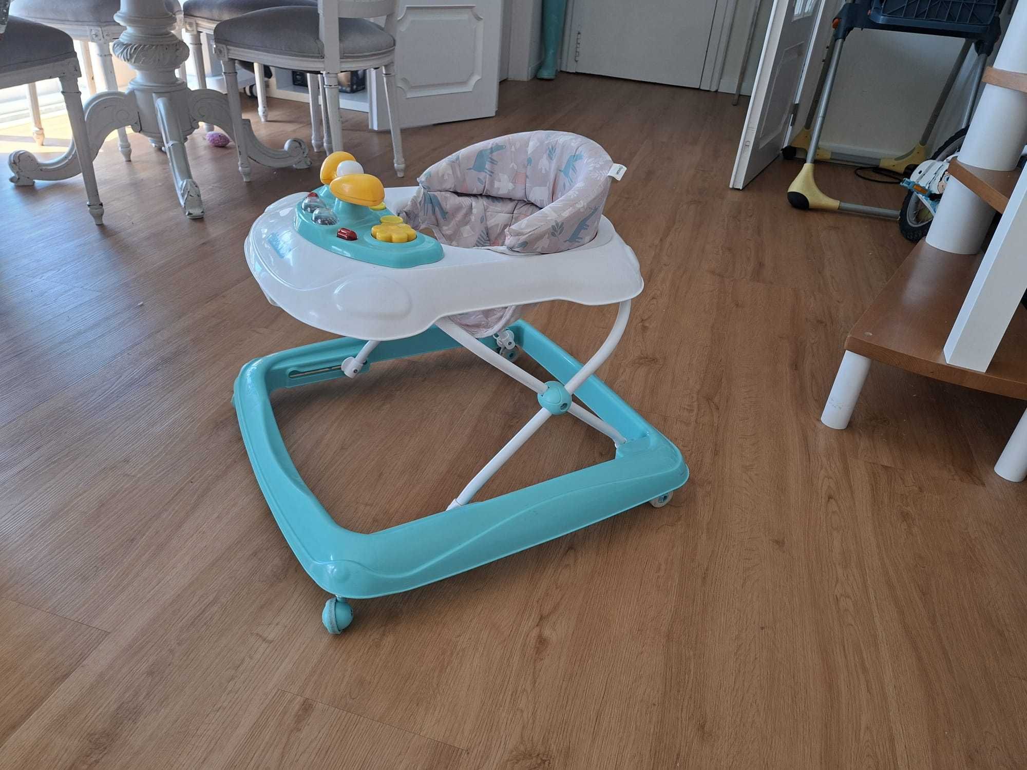 Andarilho Aranha multifunções para bebé da Chipolino