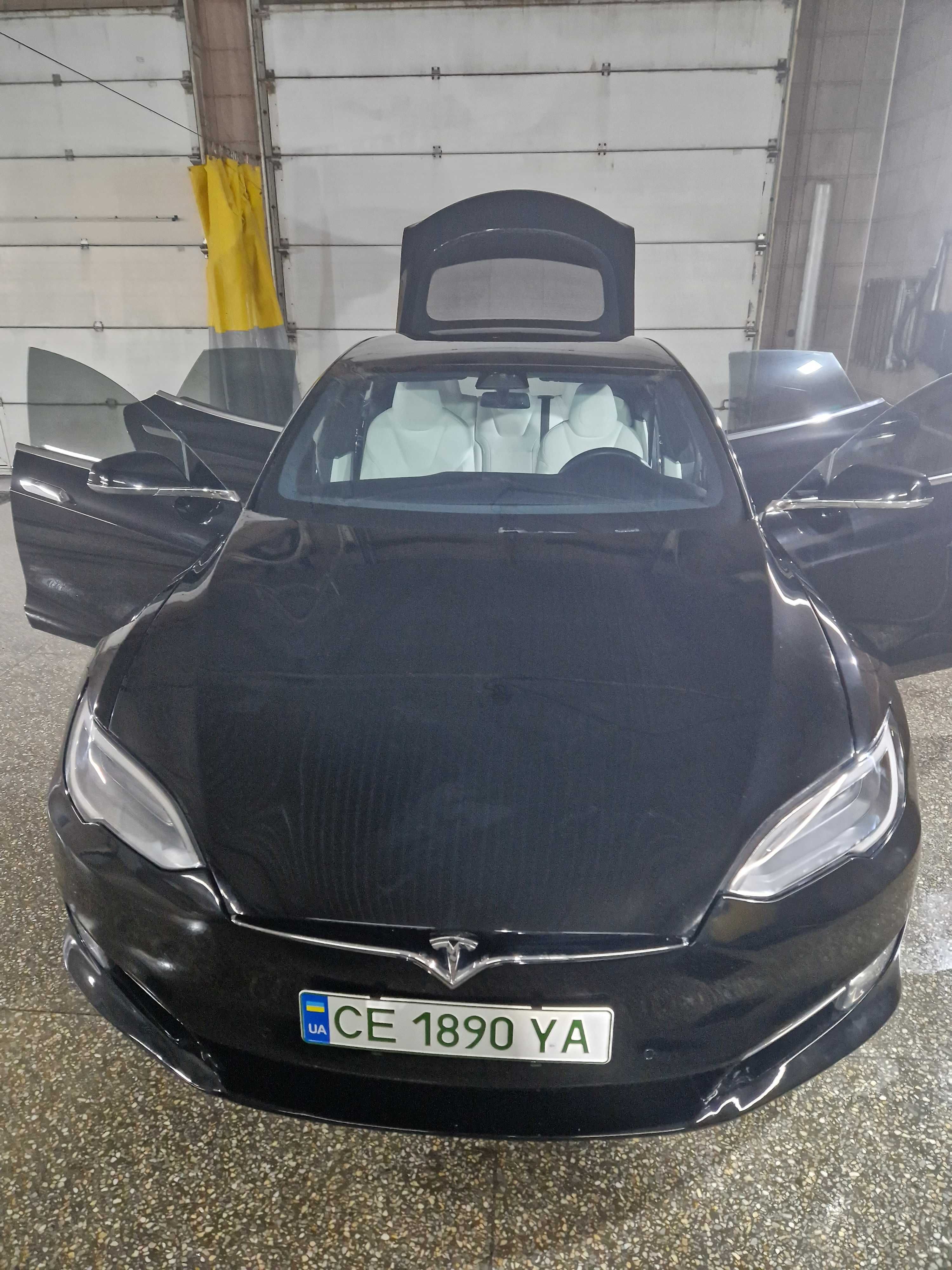 Тесла Model S 2019 год