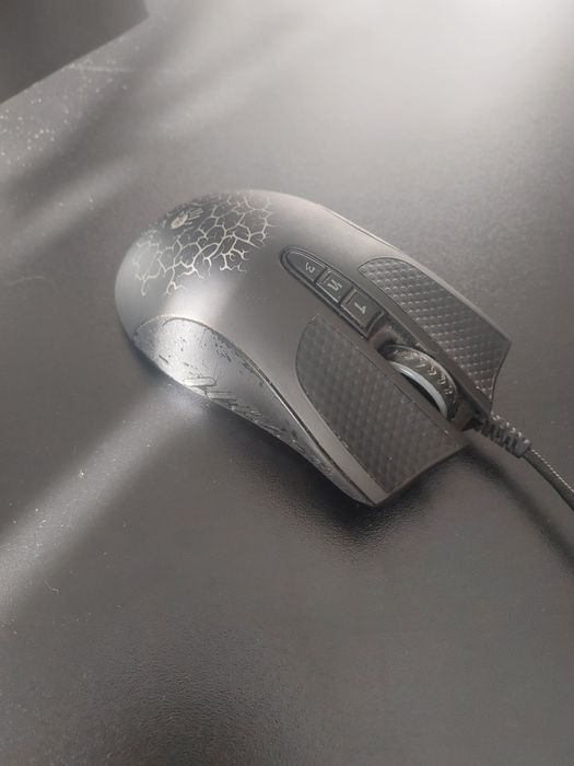 Мишка bloody. Читайте опис