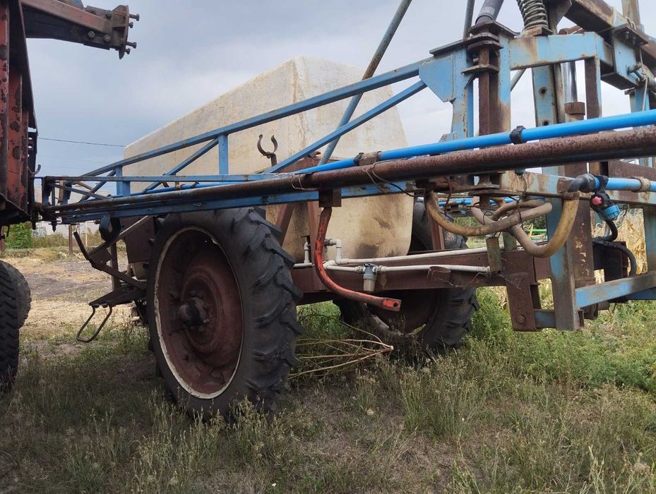 Продам опрыскиватель ОП2000