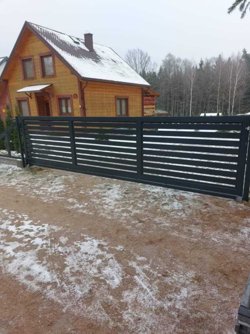 Brama przesuwna palisadowa, panelowa, pozioma, ocynk
