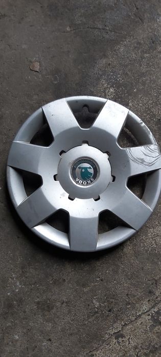 Kołpak koła z logo skoda 15