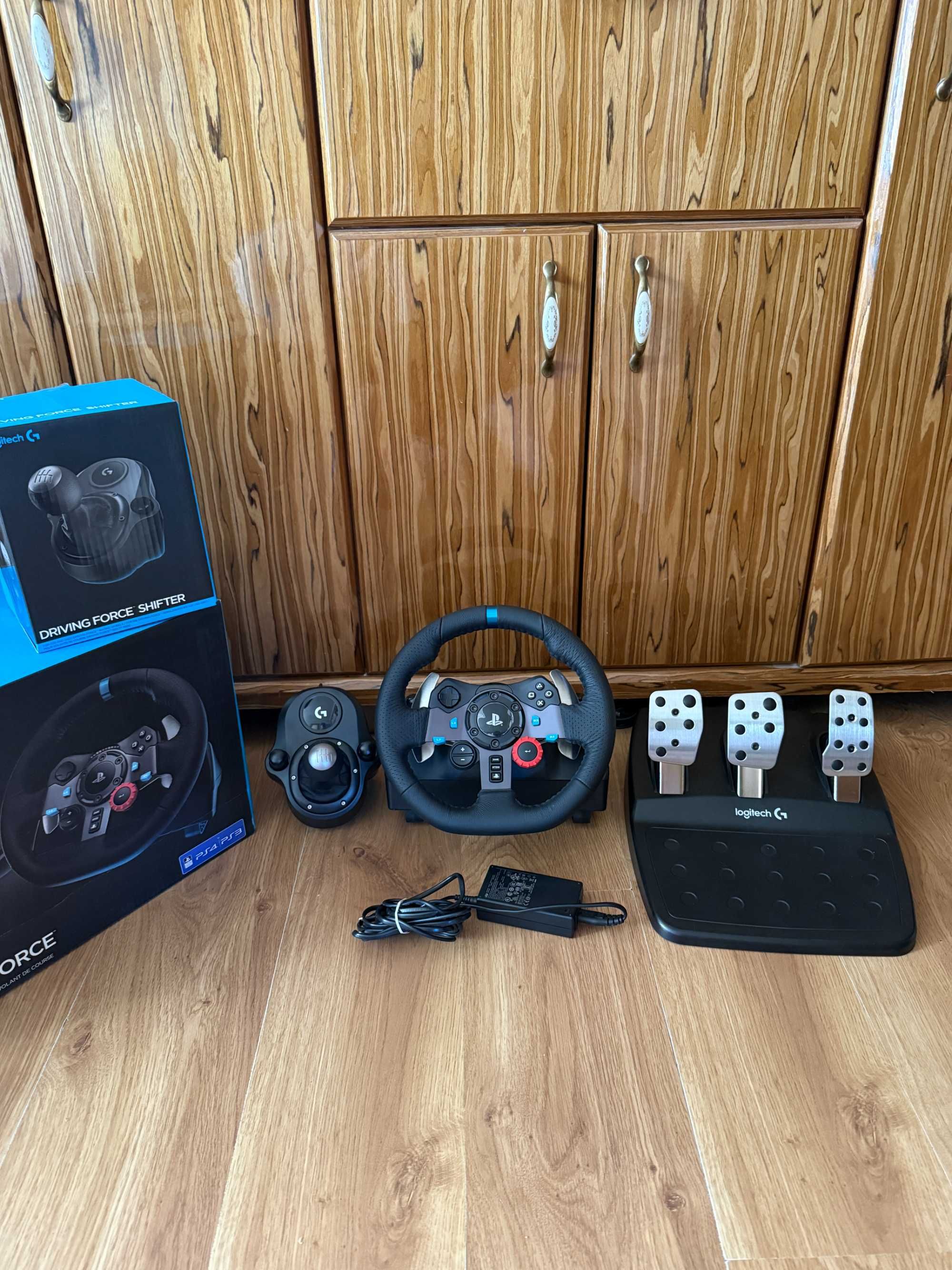 Kierownica Logitech G29 DrivingForce PC/PS4/PS5 + Shifter - Pudełko!