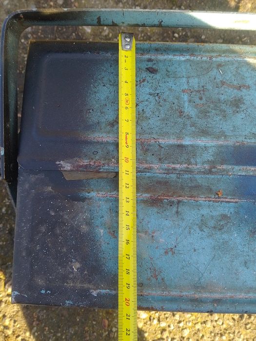 Skrzynka narzędziowa, stan oceniam na dobry