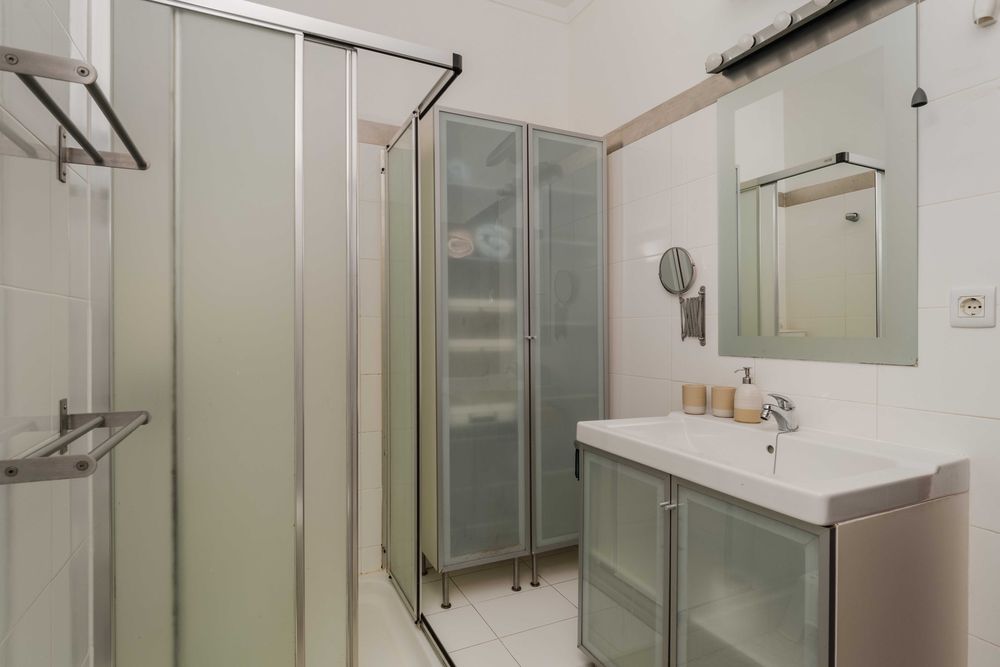 Quarto Arrendar, Despesas incl, Aceita animais pequenos, Lumiar-LISBOA