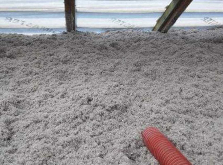 Ocieplenie celulozą-celuloza wdmuchiwana, docieplanie dachu, piana PUR